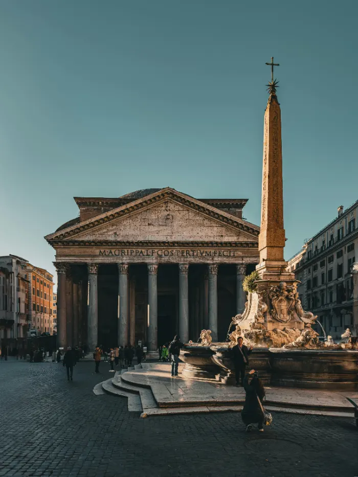 Das Pantheon und der Obelisk auf der Piazza della Rotonda
